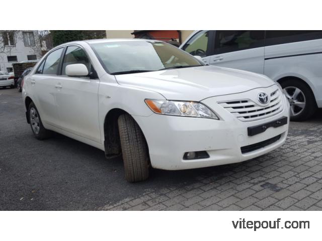 Toyota Camry Le Essence 5 places