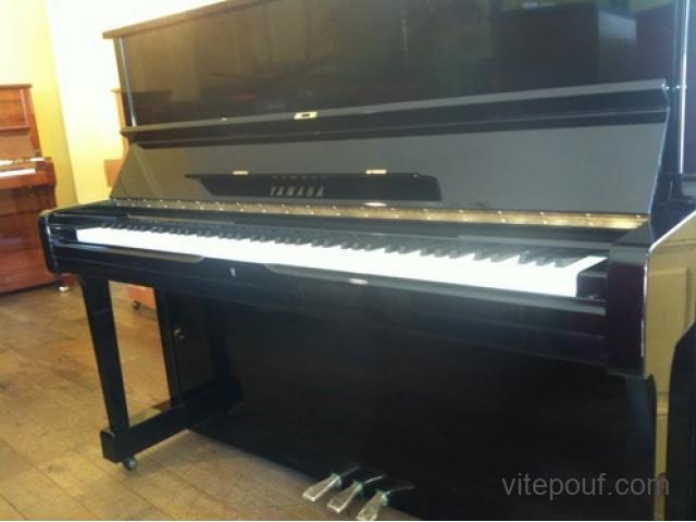 Piano Yamaha u1